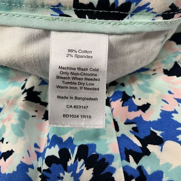 TALBOTS Bermuda Length Floral Shorts - Picture 4 of 4